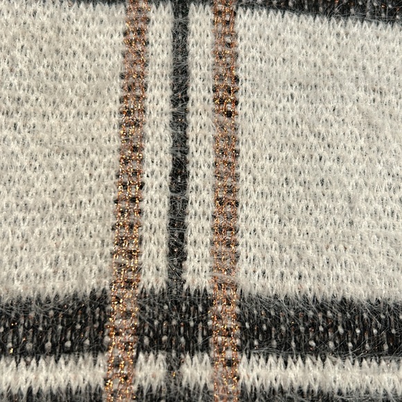 M&Co ladies size 6 (small) Mock Neck sweater with mettalic stripes - Picture 8 of 9